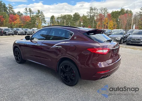 2017 Maserati Levante z USA, uszkodzony, nr VIN ZN661XUS6HX221843